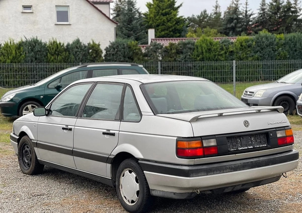 Volkswagen Passat cena 10900 przebieg: 166864, rok produkcji 1991 z Ryglice małe 137